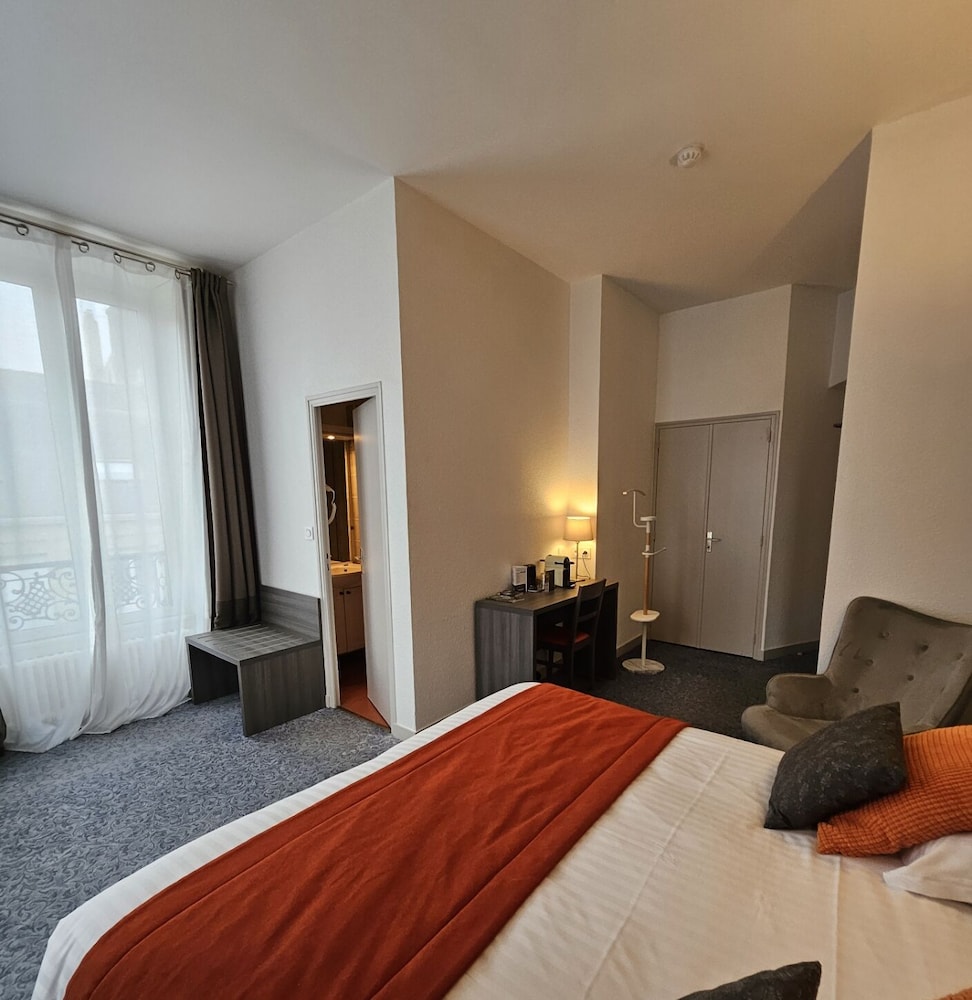 Executive Room - Photo 7