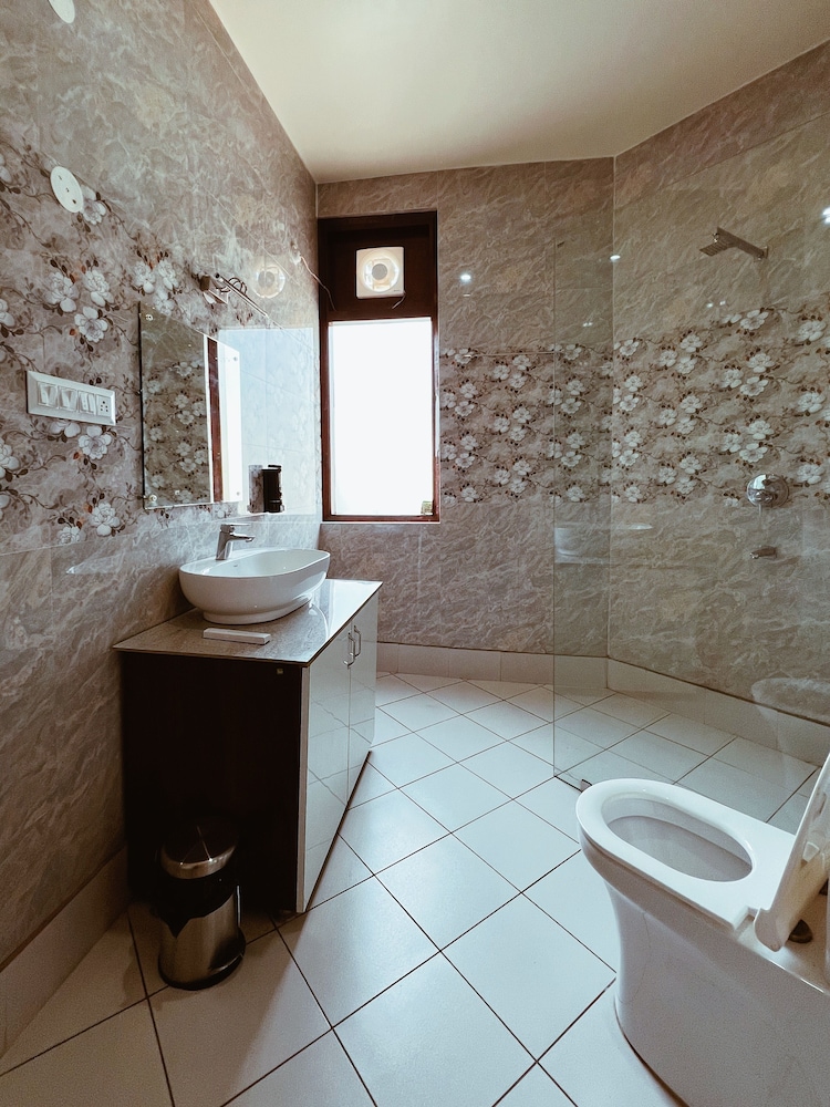 Deluxe Room, 1 Bedroom photo 3