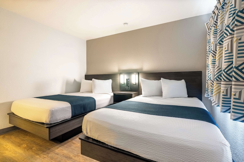 Deluxe Room, 2 Double Beds, Non Smoking, Refrigerator & Microwave photo 1