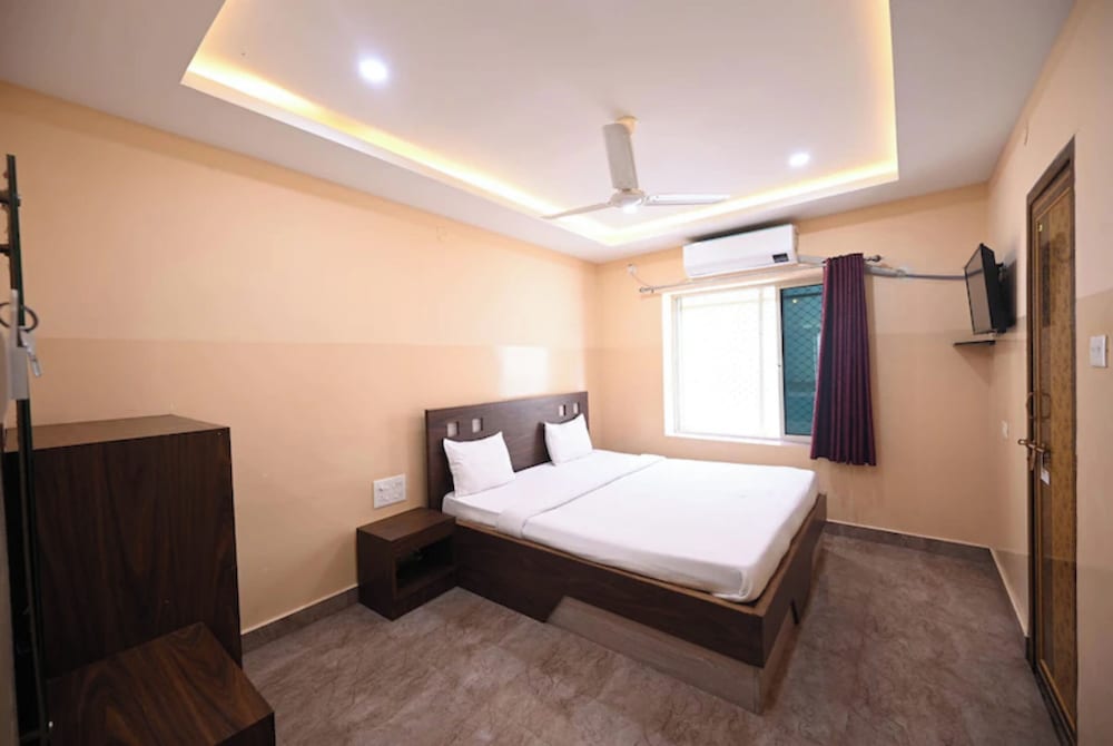 Deluxe Double Room, City View