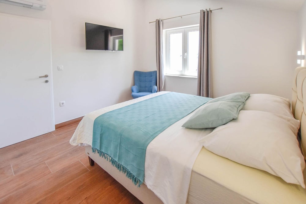 Apartment (A1) photo 2