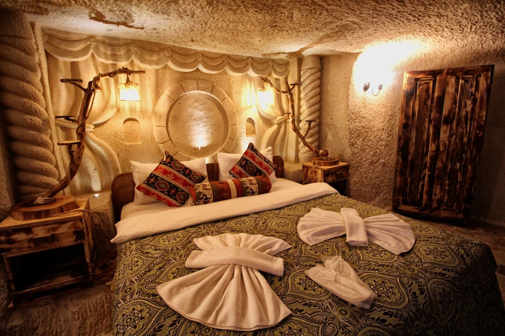 Honeymoon Room (Alesta) - Photo 3