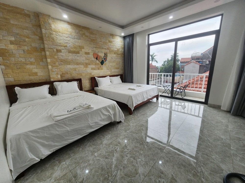 Family Double Room, Mixed Dorm, Non Smoking, Balcony photo 2