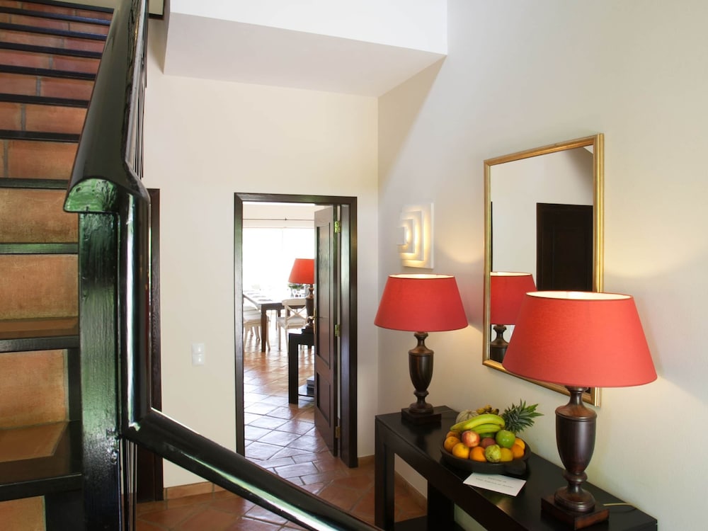Villa photo 2