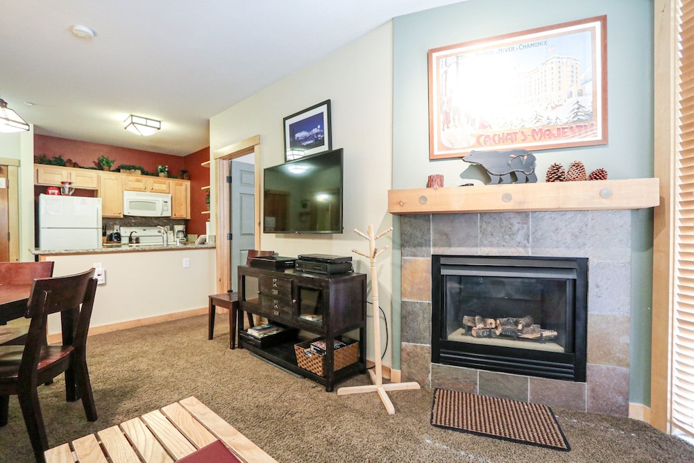 Condo, 2 Bedrooms