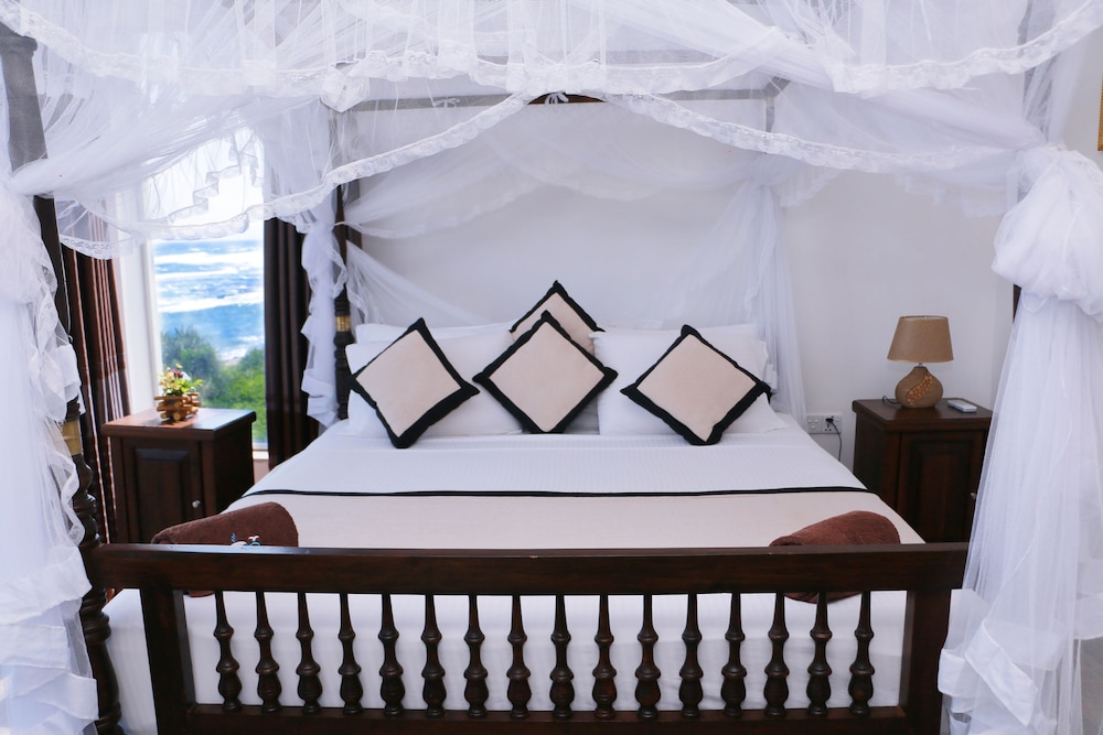 Deluxe Double Room, 1 King Bed, Balcony photo 2