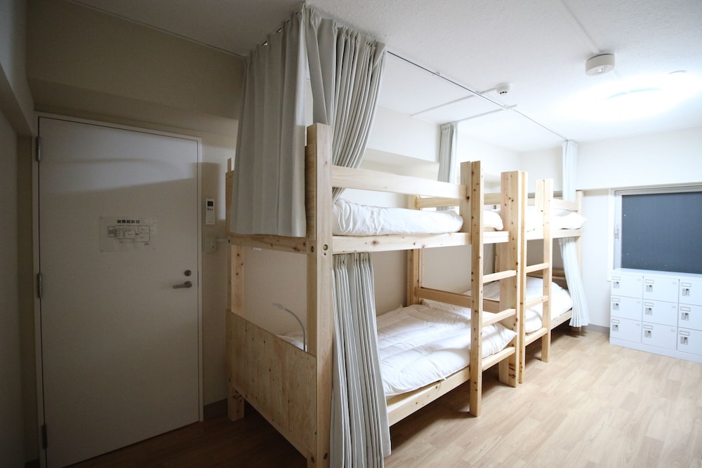Bed in 8-Bed Female Dormitory Room, Non Smoking photo 3