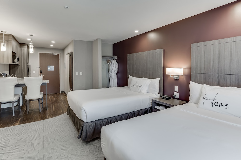 Standard Suite, 2 Queen Beds, Kitchenette photo 2