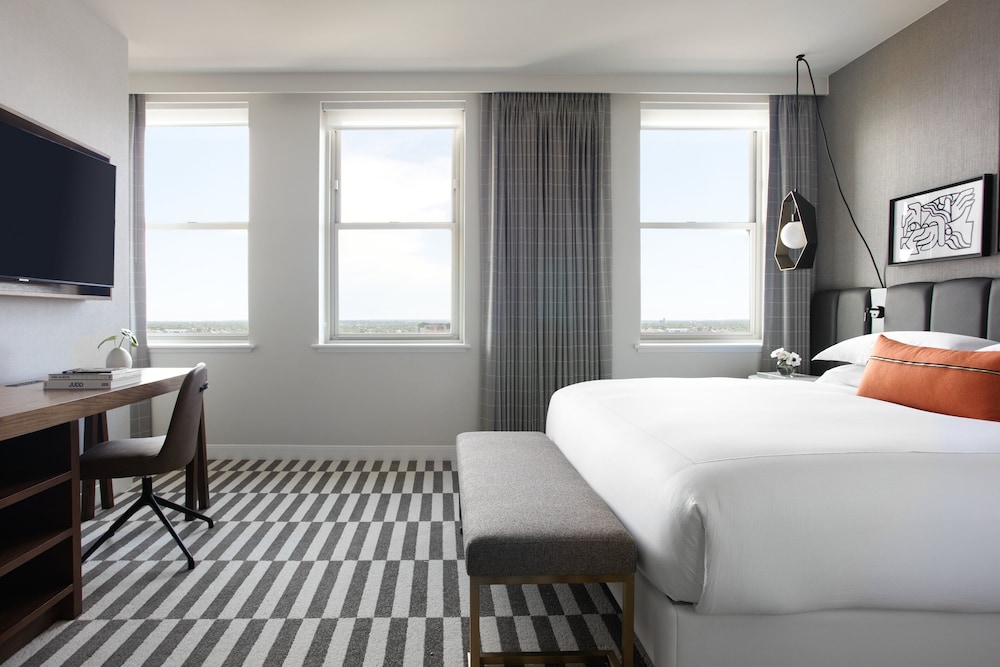 Room, 1 King Bed, Hearing Accessible - Photo 5