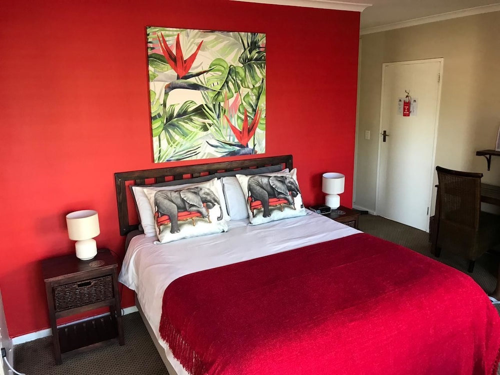 Deluxe Room (Elephant Room)