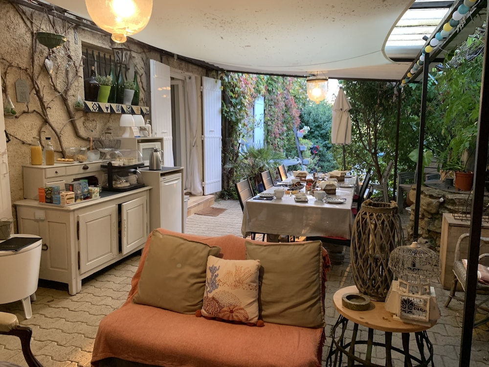 Double Room, Vineyard View (Les Dentelles) photo 3