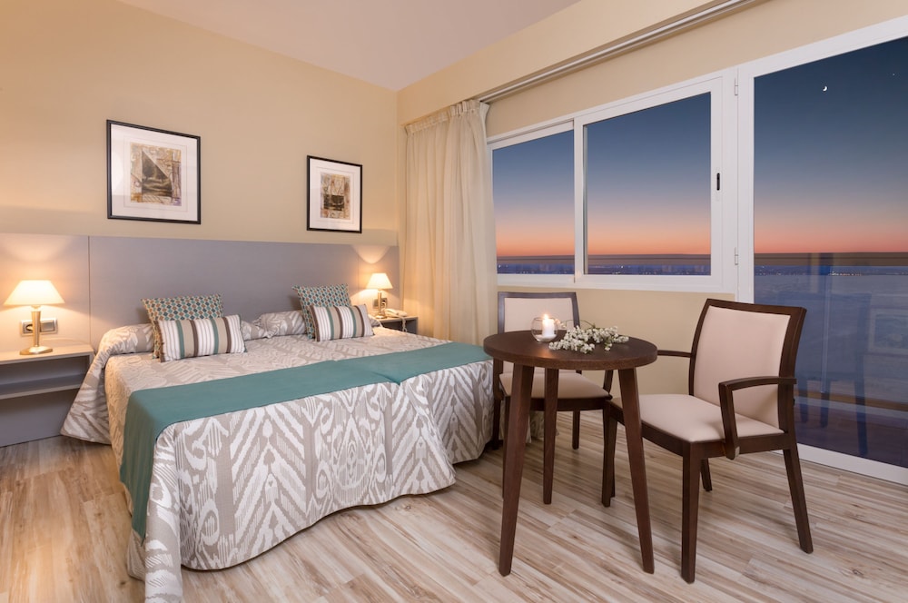 Superior Double Room (+1 Supletoria, 3 Adultos) photo 2