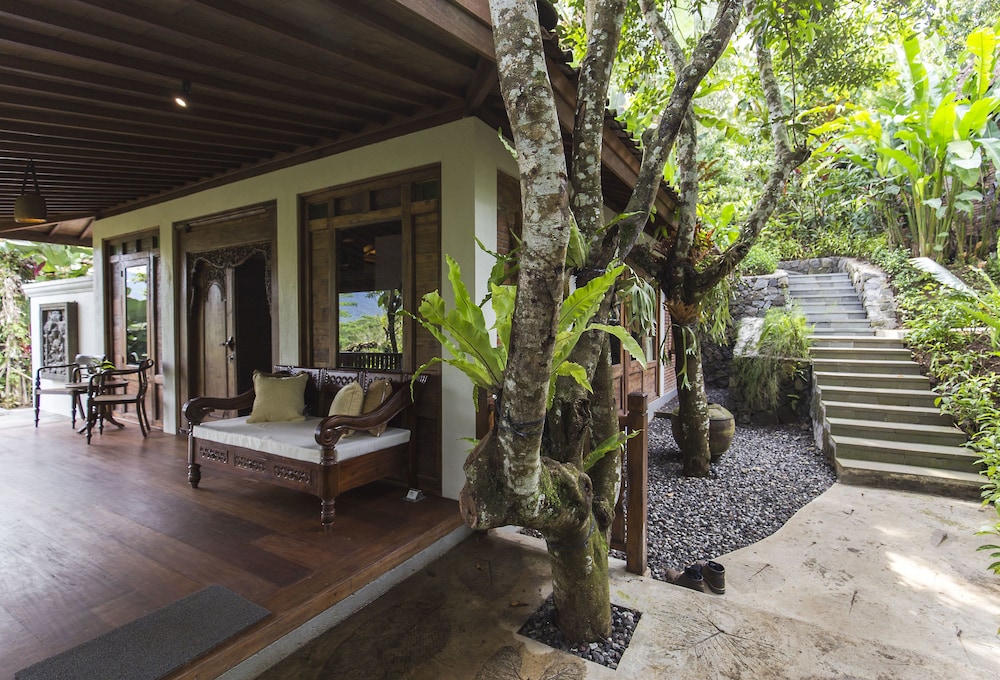 Garden Plunge Pool Villa thumbnail 5