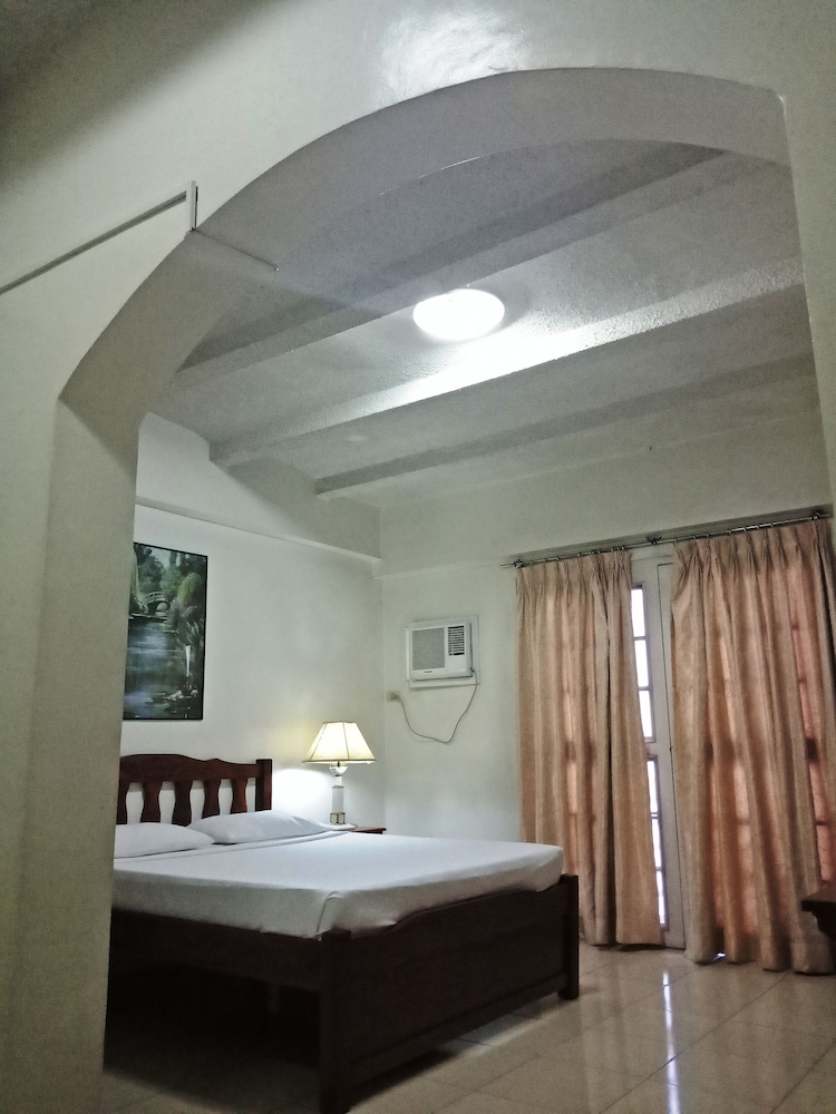 Deluxe Double Room - Photo 9