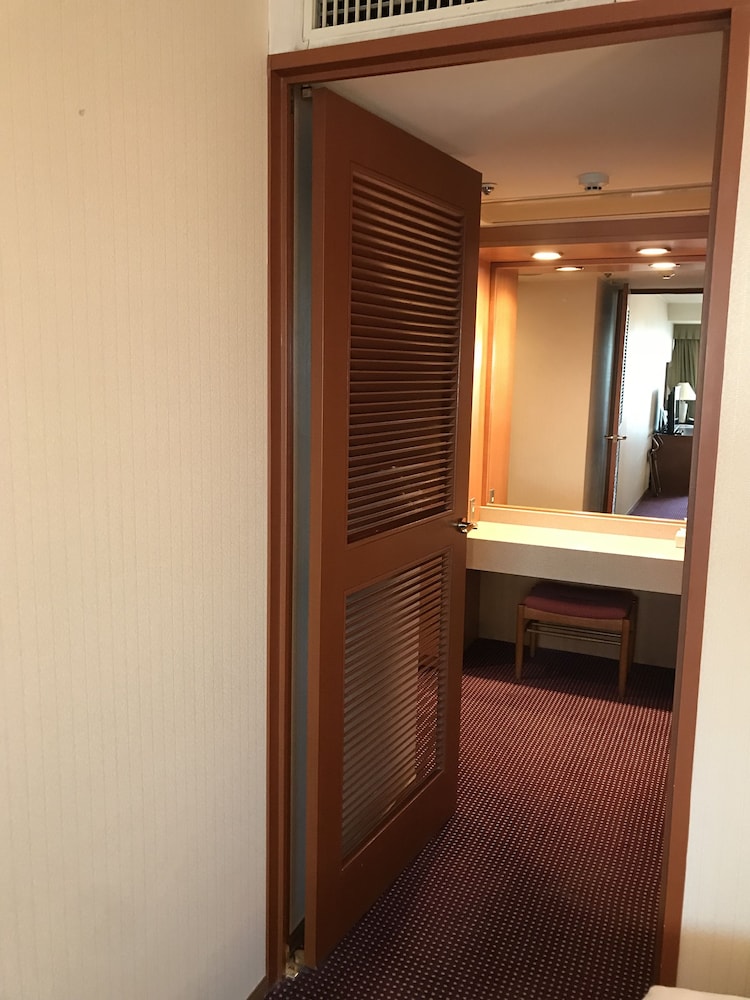 Superior Twin Room, Single Use, Smoking ("airweave" mattress) photo 2