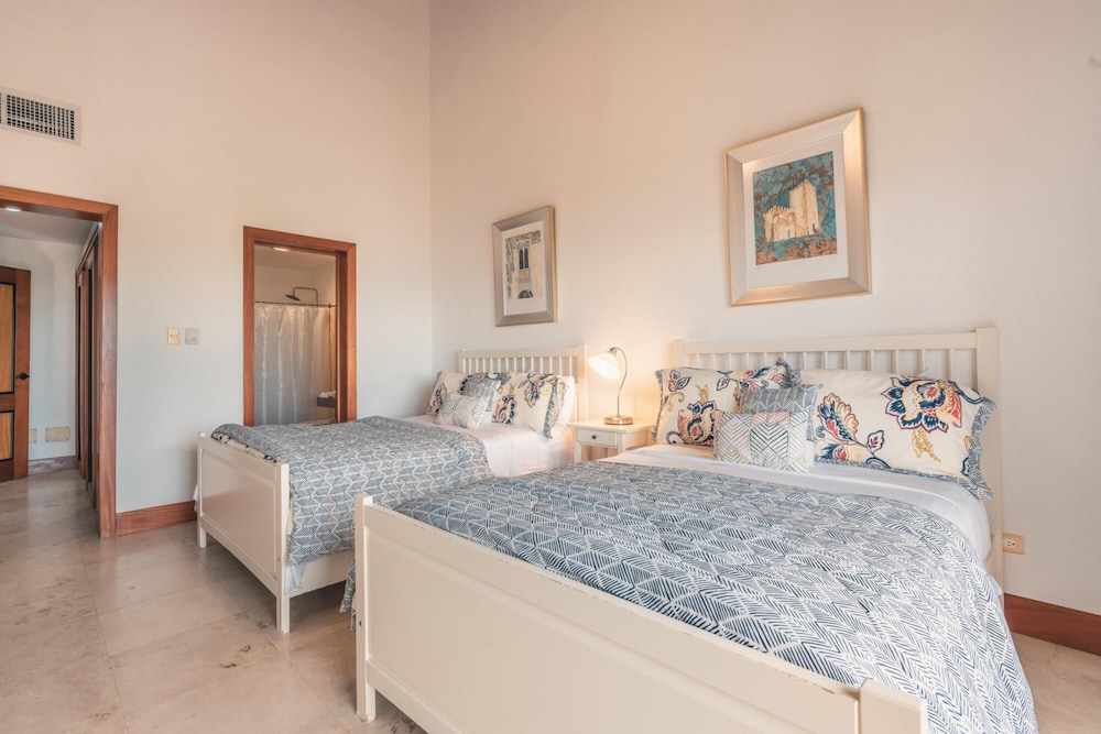 Villa photo 3