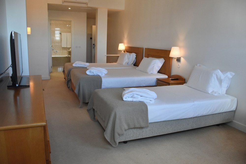 Deluxe Double or Twin Room photo 3