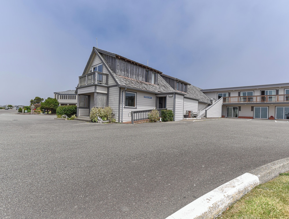 Traditional Apartment, 2 Queen Beds, Partial Ocean View, Sea Facing