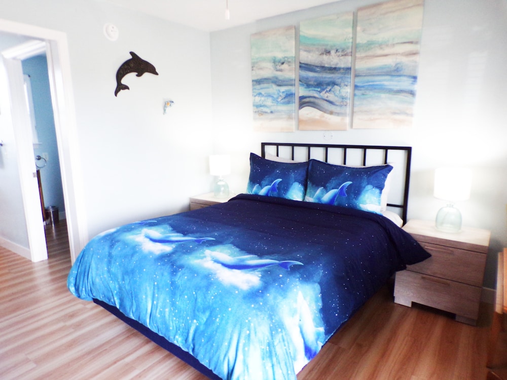 Dolphin Cottage - 1 queen bed - 1 Room