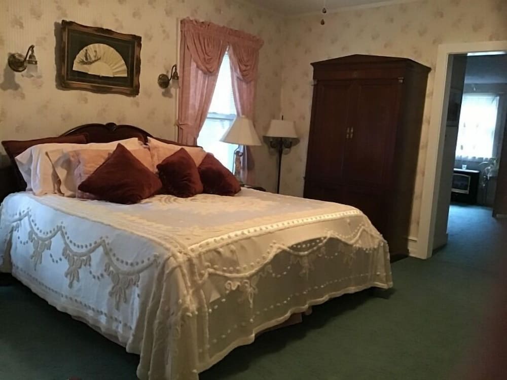 The King Suite #4