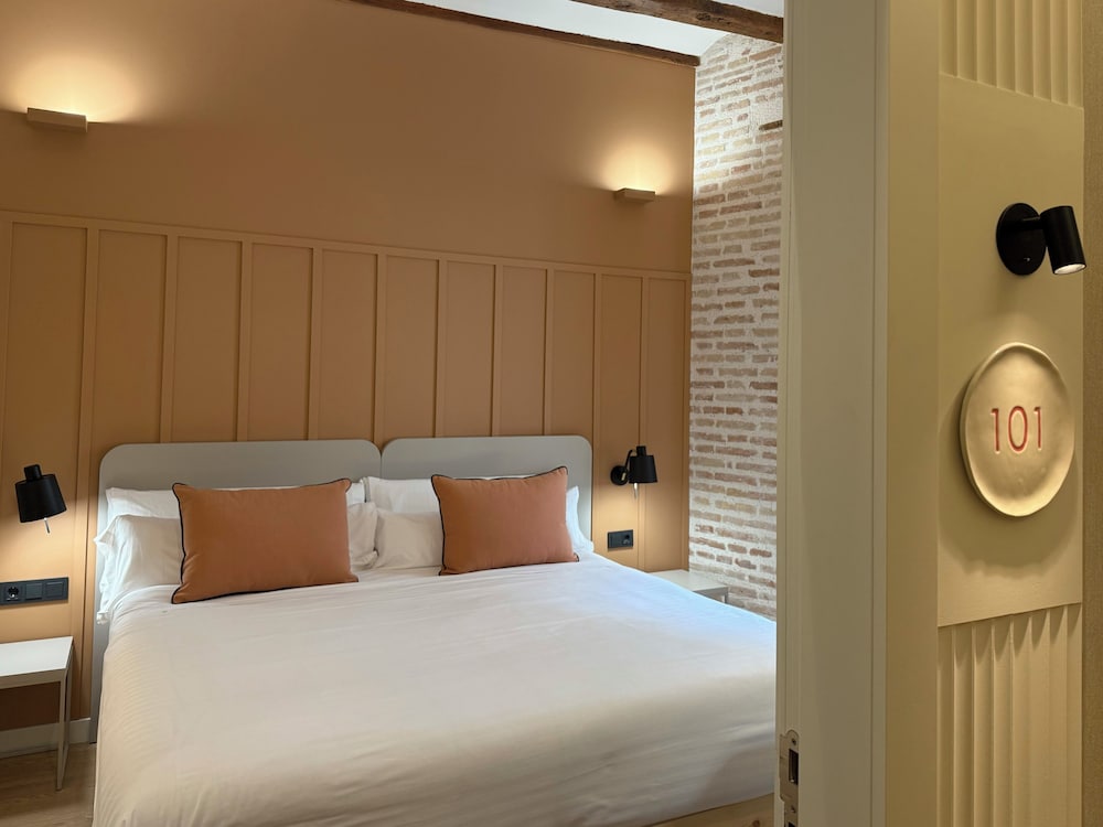 Comfort Double Room Renovated - Photo 1