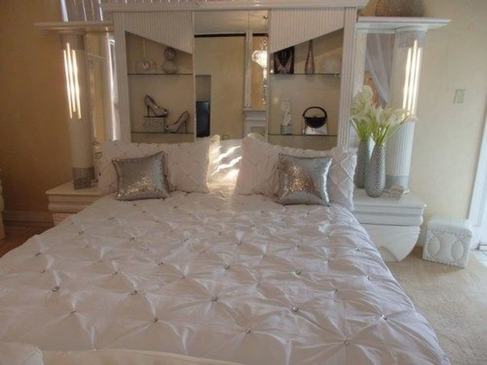 Suite, Private Bathroom (Diamonds and Pearls Luxury Suite)
