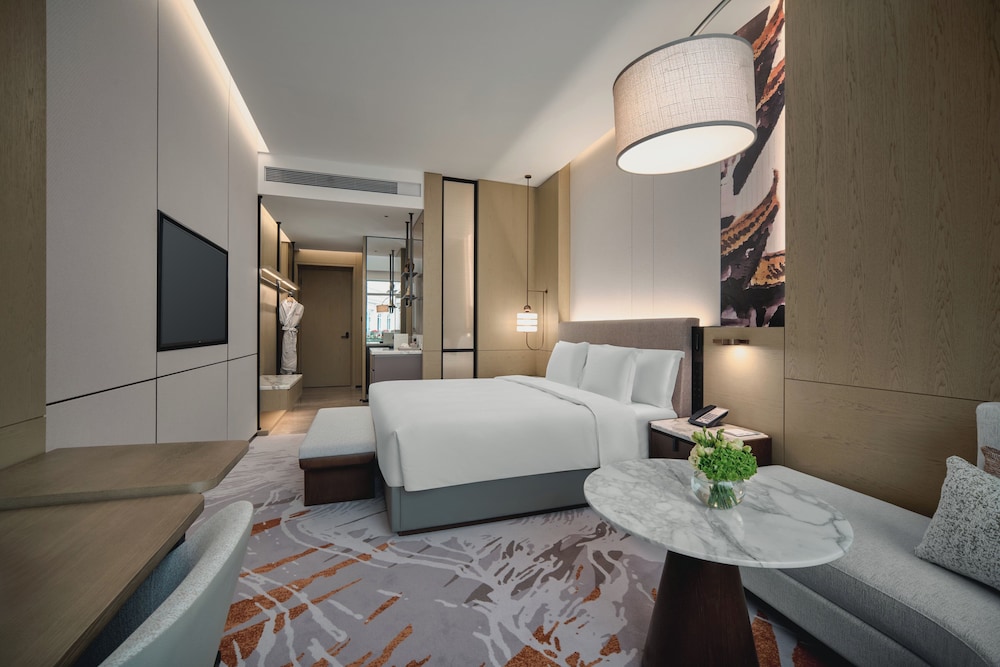 Standard Room, 1 King Bed, Garden View