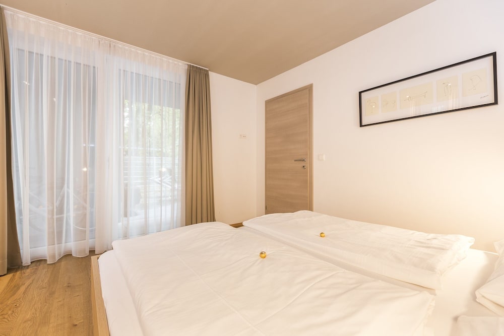 Deluxe Apartment (Sunny Suite)