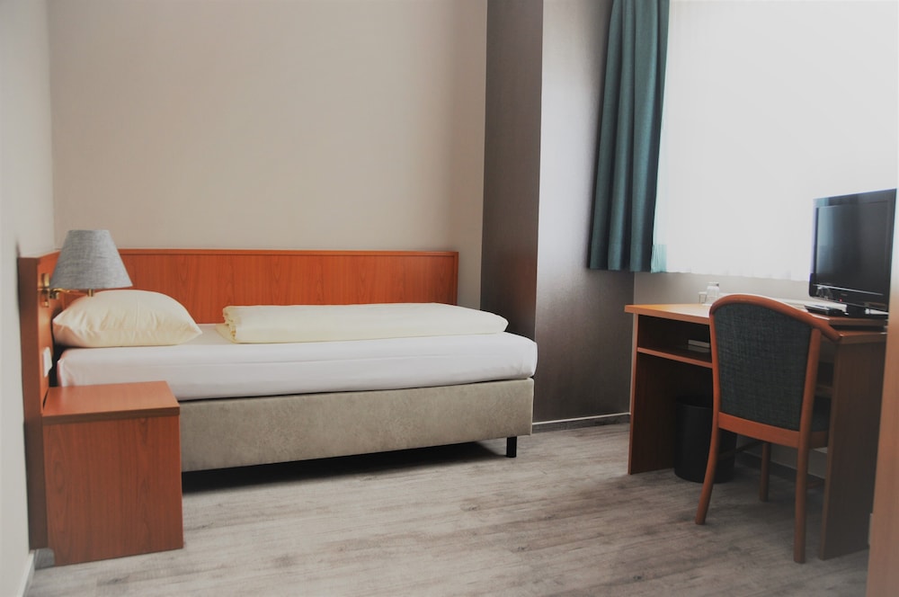 Single Room photo 2