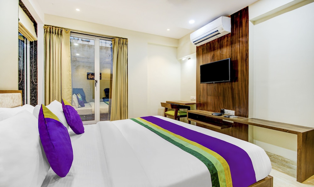Deluxe Room - Photo 2
