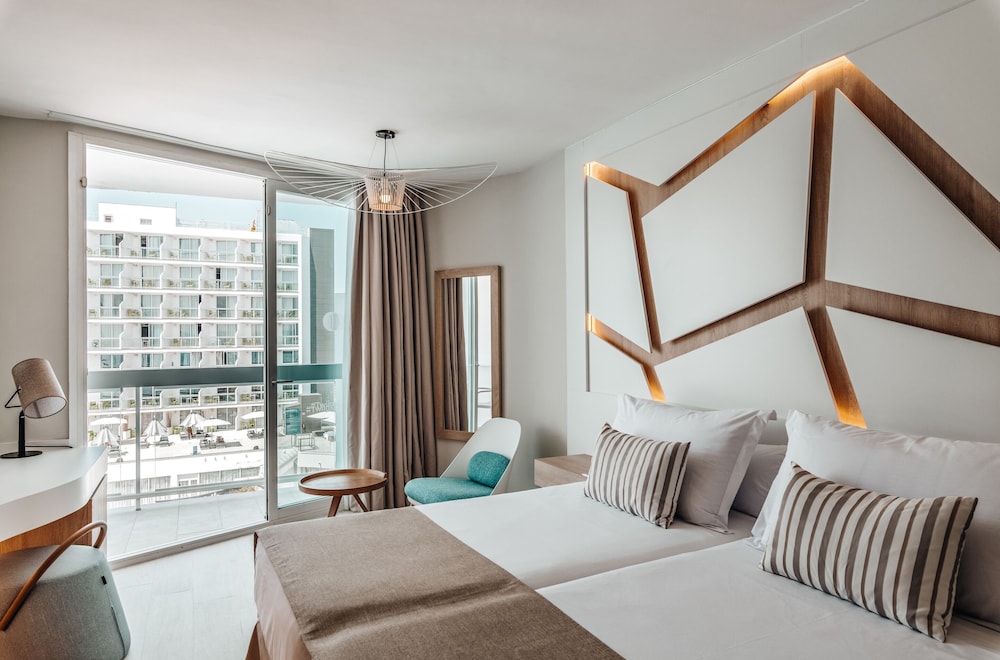 Double Room Single Use, Balcony, Pool View (Life)