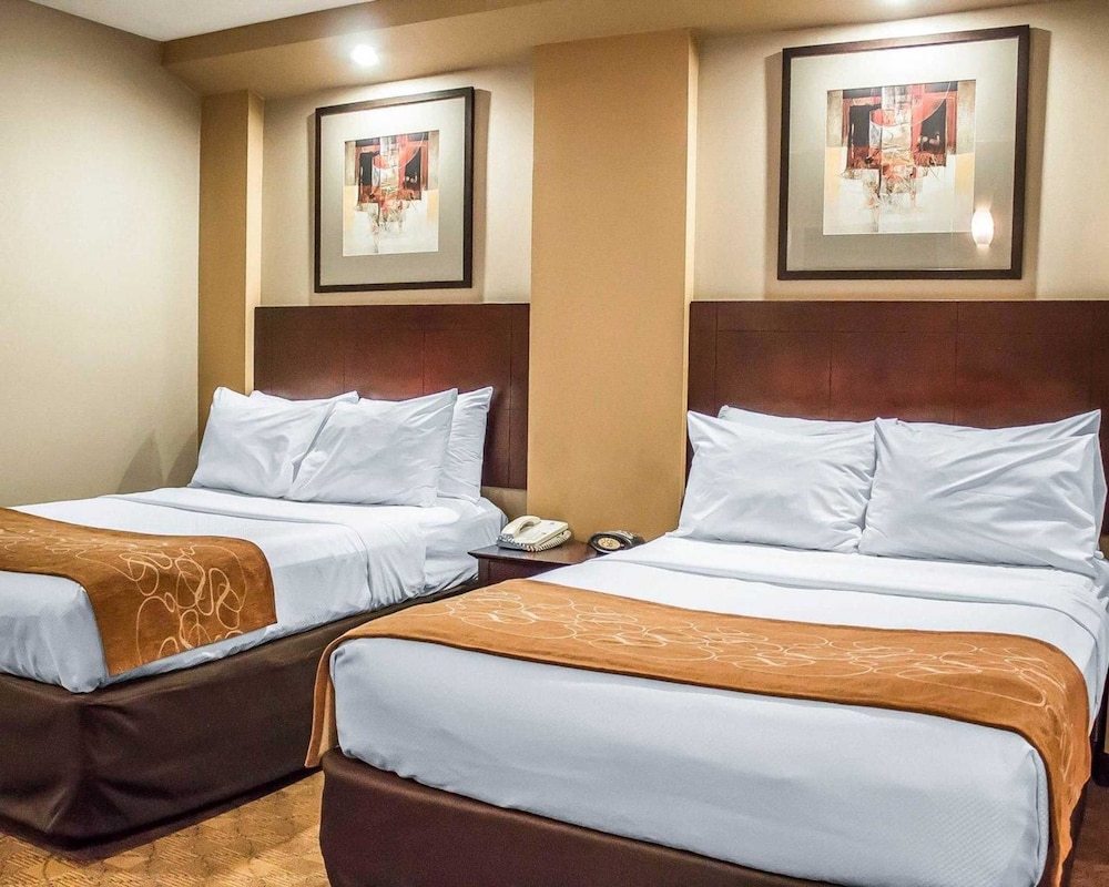 Suite, 2 Queen Beds, Non Smoking - Photo 2