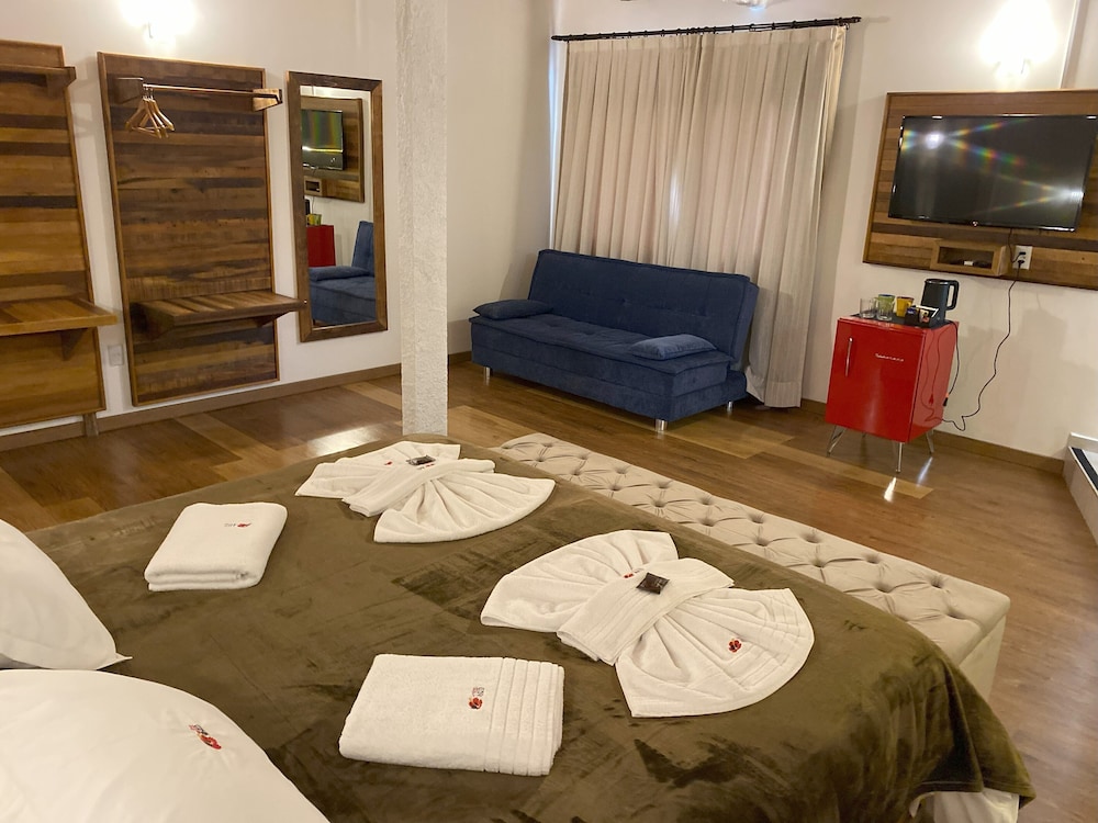 Deluxe Studio Suite
