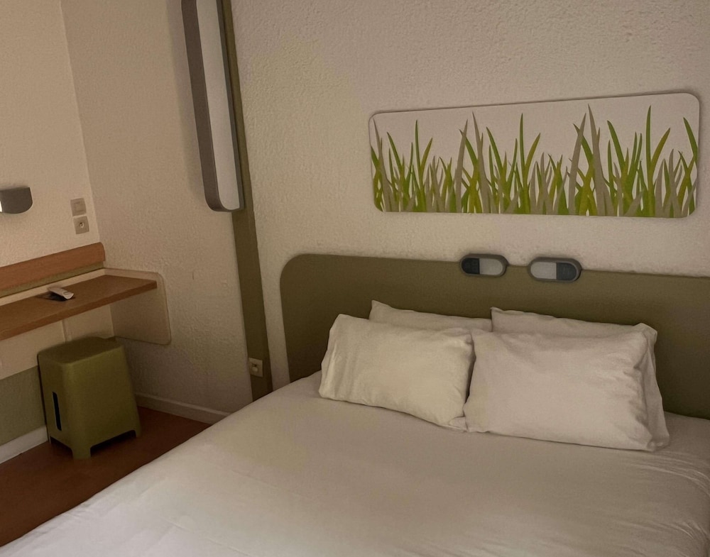 Standard Room, 1 Double Bed, Non Smoking - Photo 1