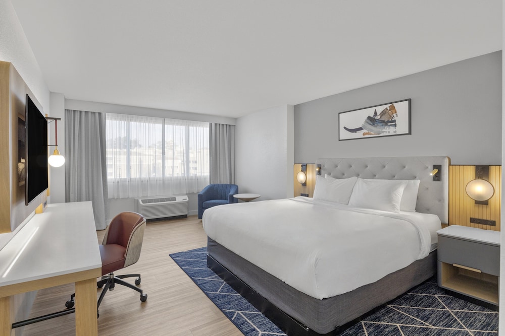 Suite, 1 King Bed (Communication, Transfer Shower) - Photo 3