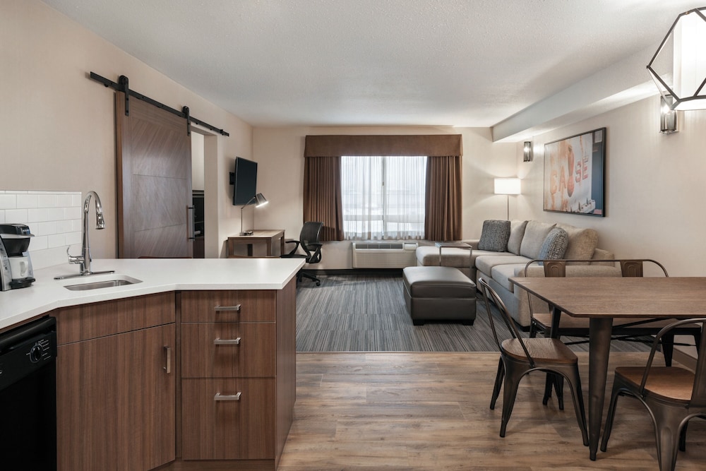 Superior Suite, 1 Bedroom, Kitchen photo 3