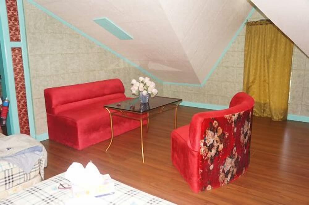Family Room photo 3