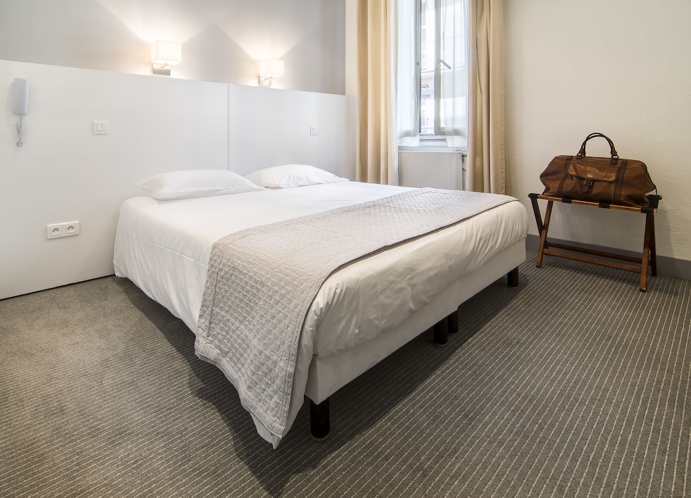 Standard Double Room - Photo 5