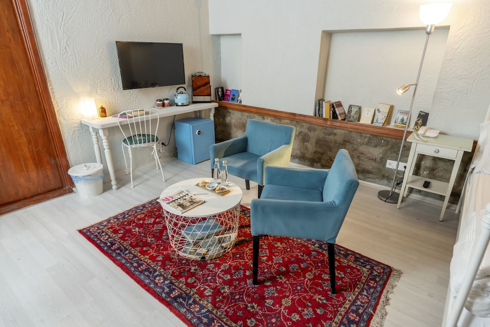 Design Double Room, 1 Queen Bed, Non Smoking, Courtyard View