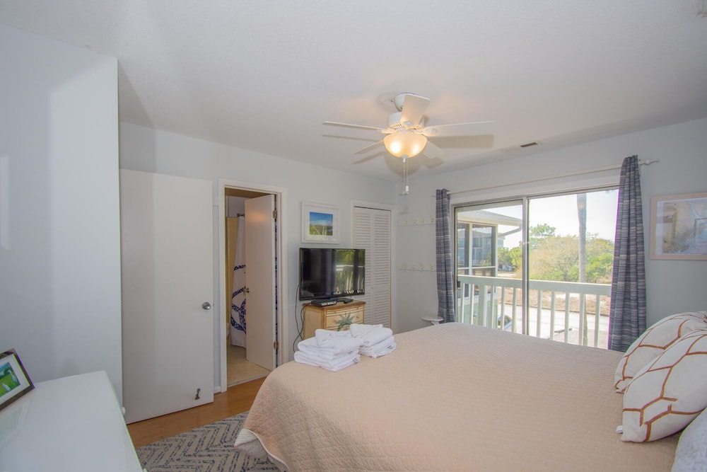 House, Multiple Beds, Balcony, Partial Ocean View (716 Swordfish) photo 2