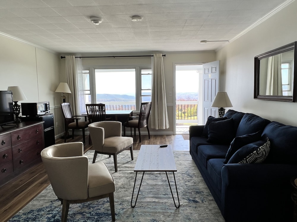 Suite photo 1