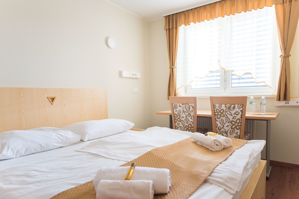 Studio Double Bed