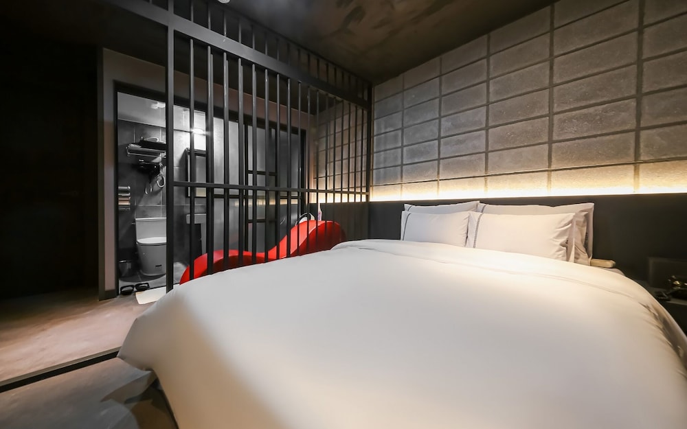 Room (SM (Netflix viewing available air pur) - Photo 1