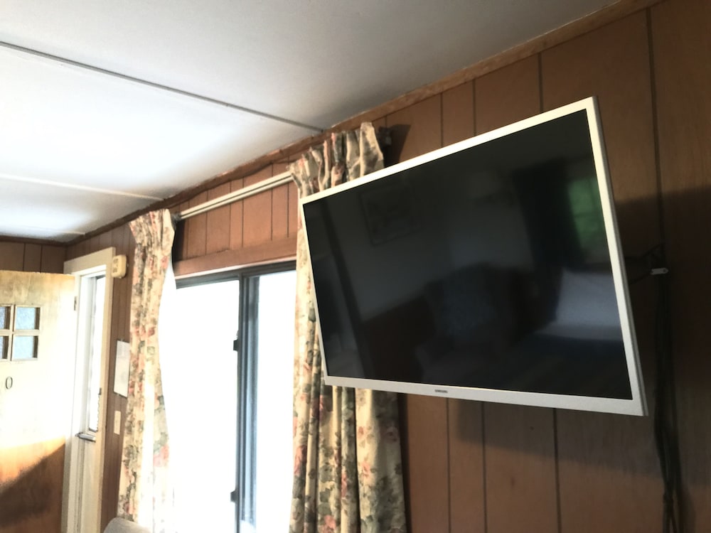 Standard Double Room, 2 Double Beds, Partial Lake View photo 2