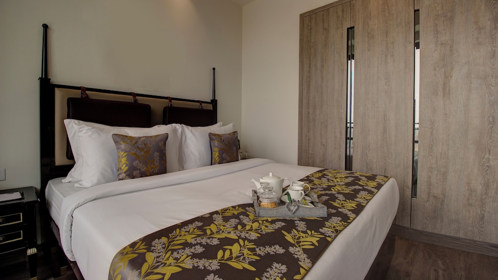 Premium Suite - Photo 12