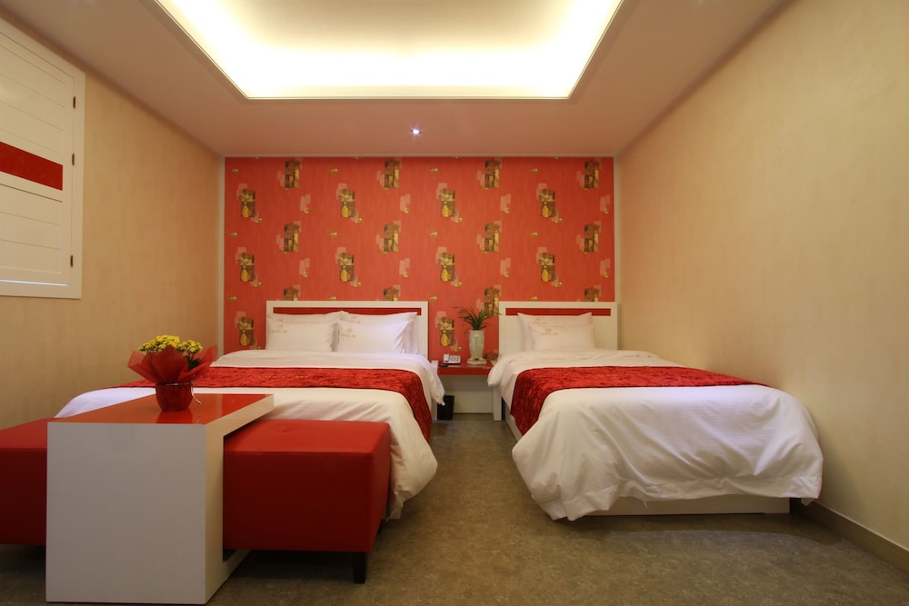 Deluxe Twin Room photo 3