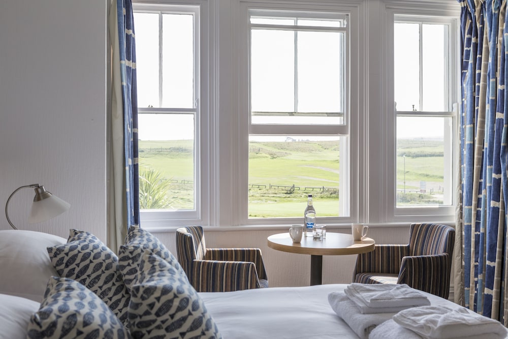 Superior Room, 1 King Bed photo 1