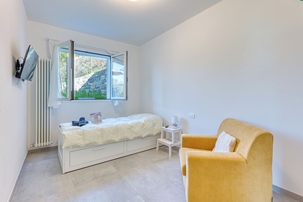 Family Apartment, Multiple Bedrooms, Mountainside (Miramare 1 LUX - Total Sea View)
