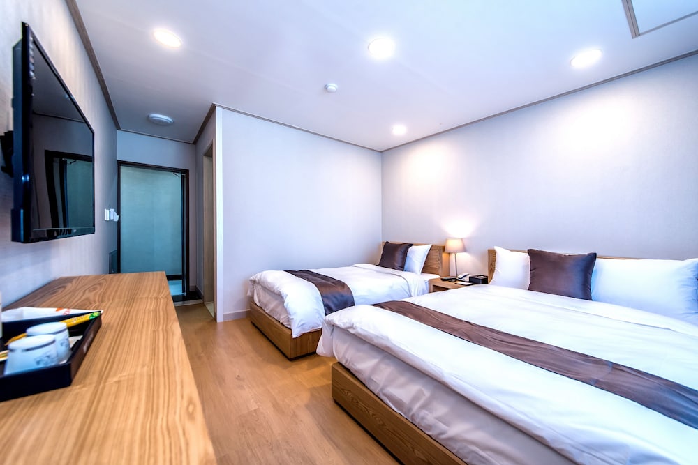 Room photo 2
