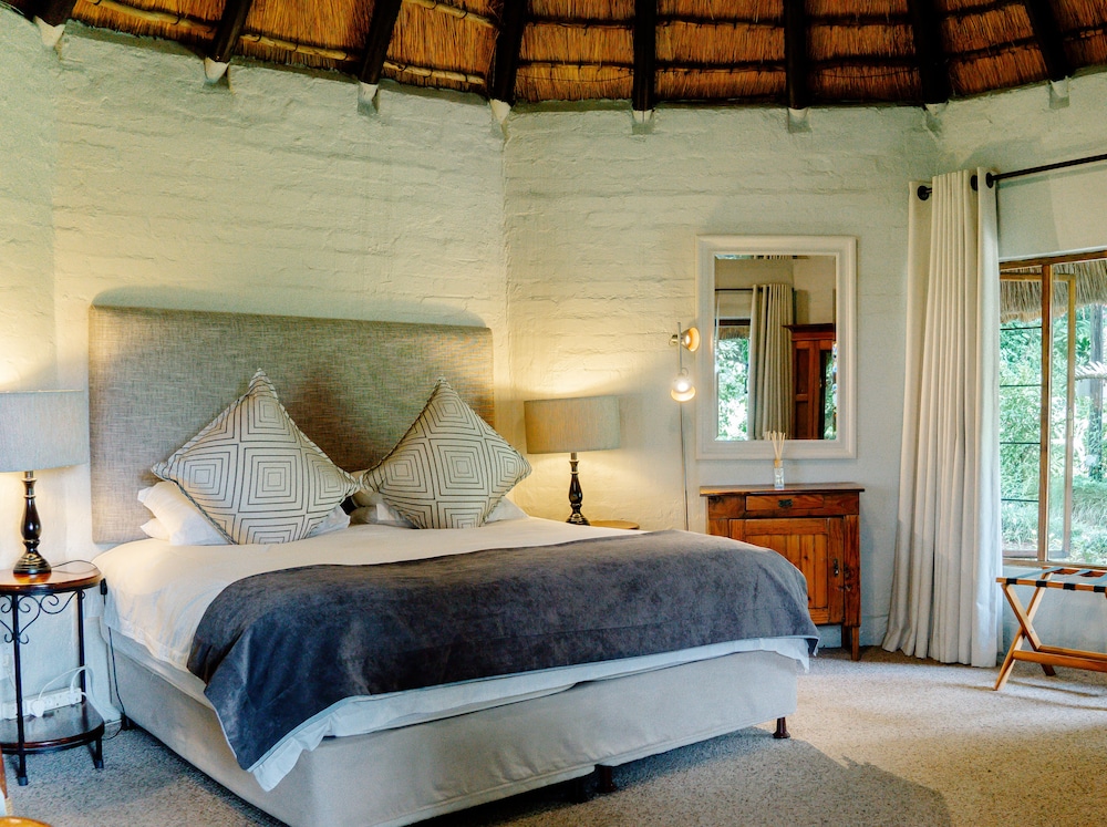 Classic Room, 1 King Bed with Sofa bed, Non Smoking, Garden View photo 1